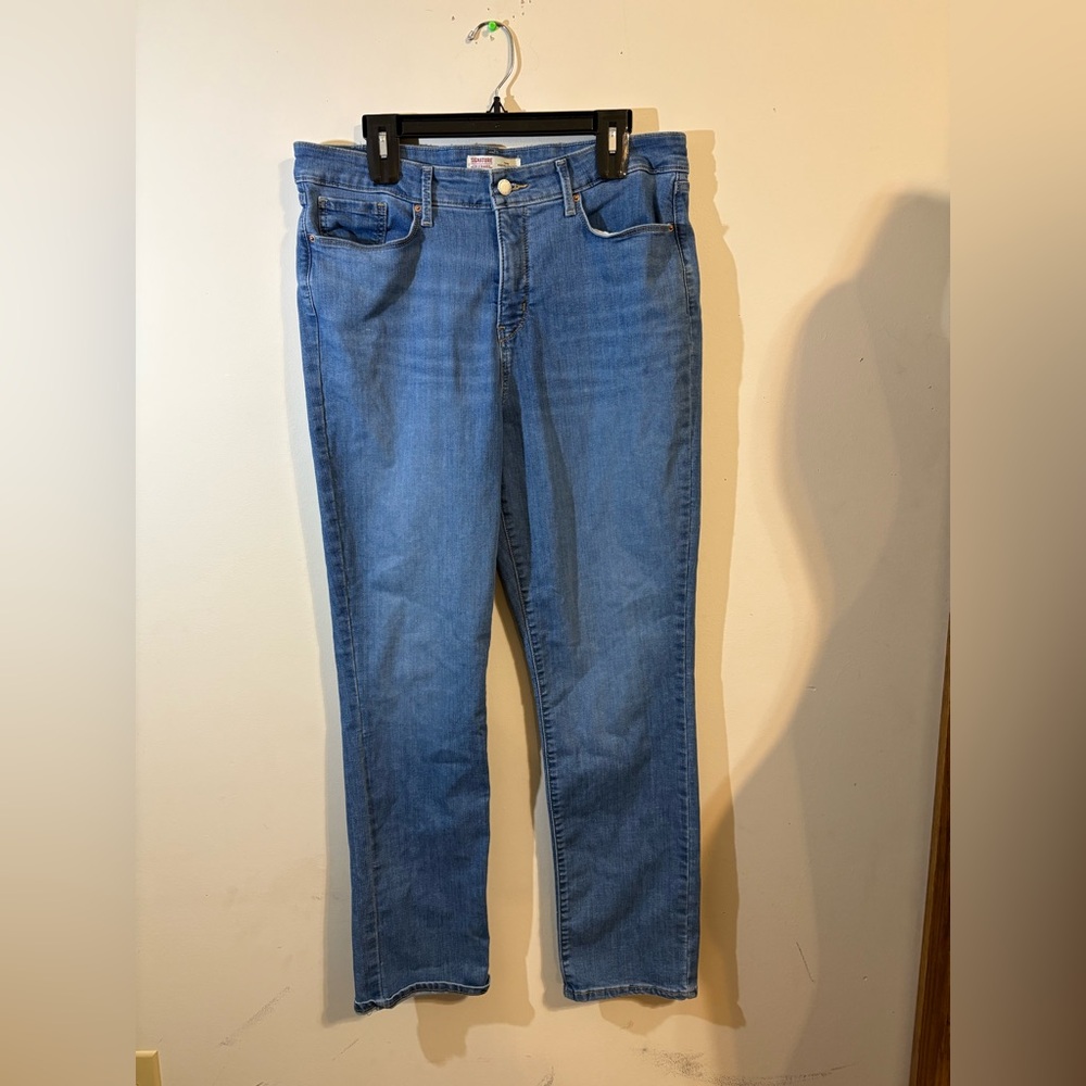 Signature by Levi Strauss & Co. Women’s size‎ 16W High-Rise Shaping blue jeans